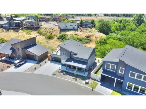 110 Southshore Avenue The Dalles OR 97058