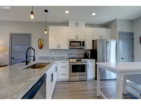 110 Southshore Avenue The Dalles OR 97058