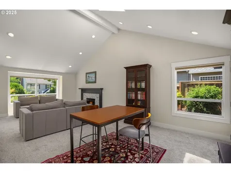 13687 SW Charleston Lane Portland OR 97224
