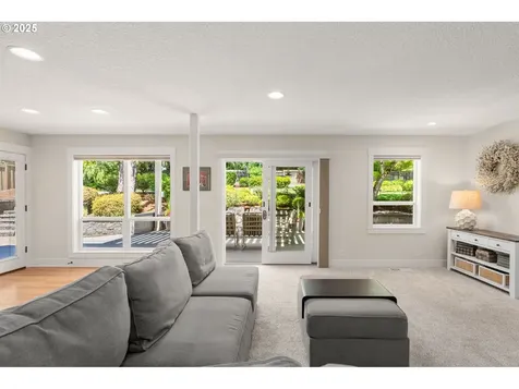 13687 SW Charleston Lane Portland OR 97224
