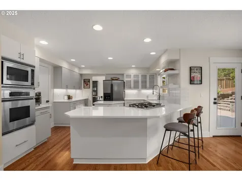 13687 SW Charleston Lane Portland OR 97224