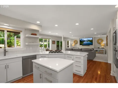 13687 SW Charleston Lane Portland OR 97224