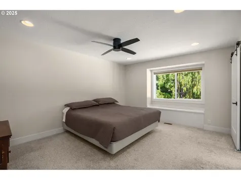 13687 SW Charleston Lane Portland OR 97224
