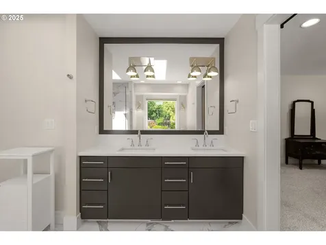 13687 SW Charleston Lane Portland OR 97224