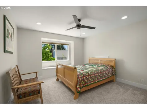 13687 SW Charleston Lane Portland OR 97224