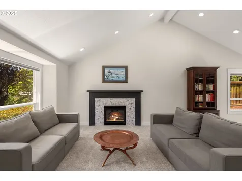 13687 SW Charleston Lane Portland OR 97224