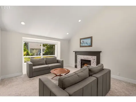 13687 SW Charleston Lane Portland OR 97224