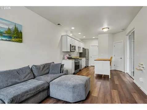 1863 SE Mulberry Avenue Dallas OR 97338