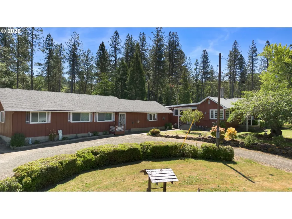 3301 Colonial Road Roseburg OR 97471