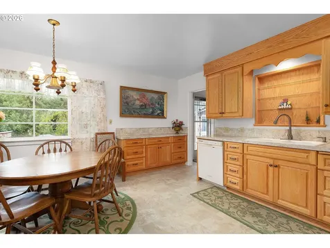 3301 Colonial Road Roseburg OR 97471