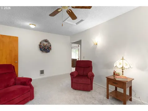 3301 Colonial Road Roseburg OR 97471