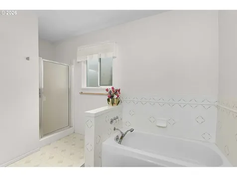 3301 Colonial Road Roseburg OR 97471