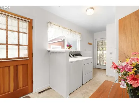 3301 Colonial Road Roseburg OR 97471
