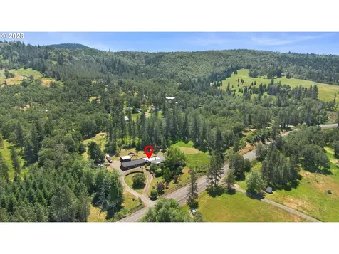 3301 Colonial Road Roseburg OR 97471