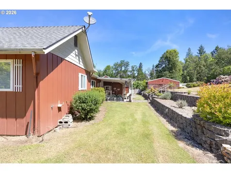 3301 Colonial Road Roseburg OR 97471