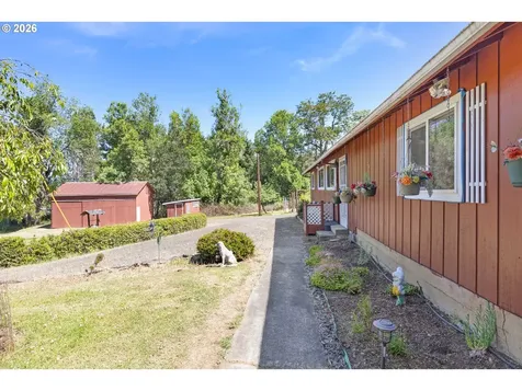 3301 Colonial Road Roseburg OR 97471