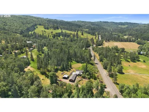 3301 Colonial Road Roseburg OR 97471