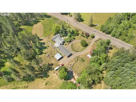 3301 Colonial Road Roseburg OR 97471