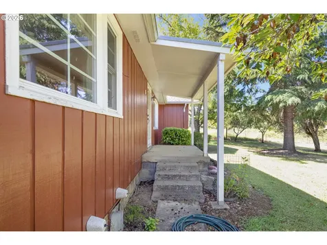 3301 Colonial Road Roseburg OR 97471