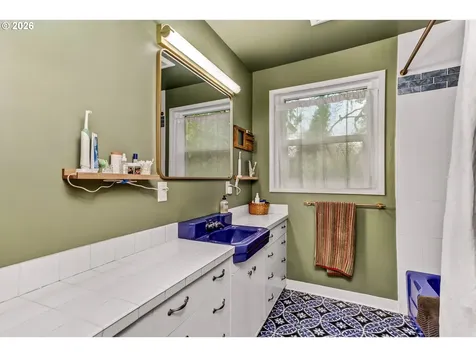 8625 SW 10th Avenue Portland OR 97219