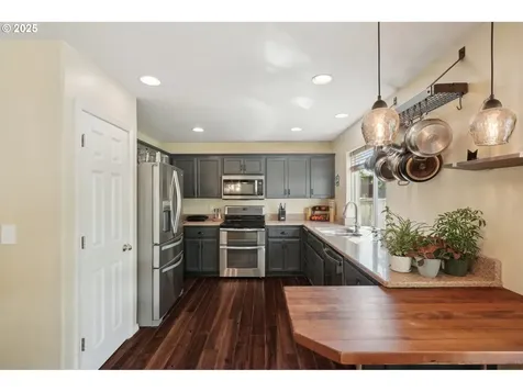 22115 SW Hines Place Sherwood OR 97140