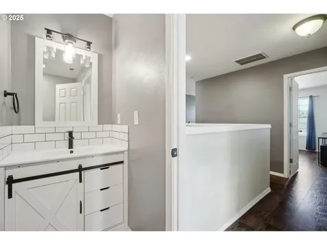 22115 SW Hines Place Sherwood OR 97140