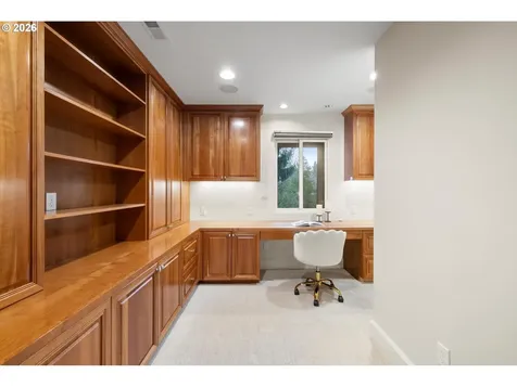 1616 S Greenwood Road Portland OR 97219