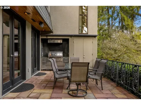 1616 S Greenwood Road Portland OR 97219