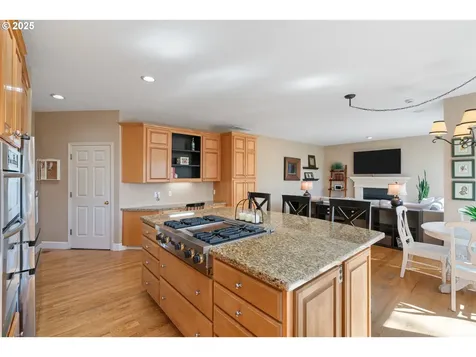 5666 Grand Oaks Drive Lake Oswego OR 97035