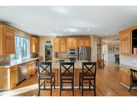 5666 Grand Oaks Drive Lake Oswego OR 97035