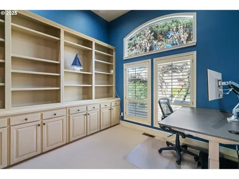 5666 Grand Oaks Drive Lake Oswego OR 97035