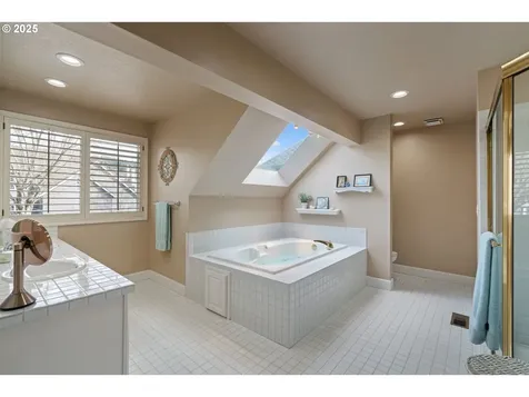 5666 Grand Oaks Drive Lake Oswego OR 97035