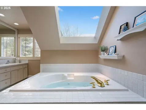5666 Grand Oaks Drive Lake Oswego OR 97035
