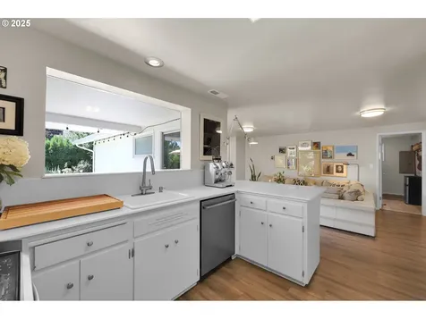 518 Roan Drive Eugene OR 97401