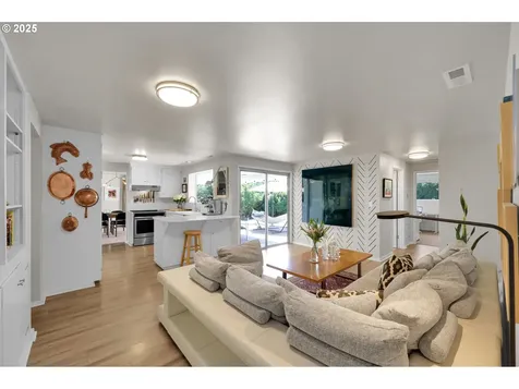 518 Roan Drive Eugene OR 97401