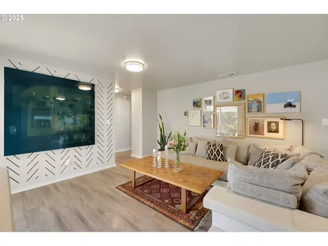 518 Roan Drive Eugene OR 97401