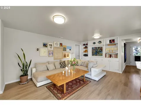 518 Roan Drive Eugene OR 97401