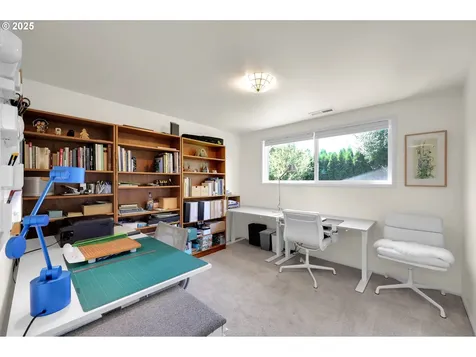 518 Roan Drive Eugene OR 97401