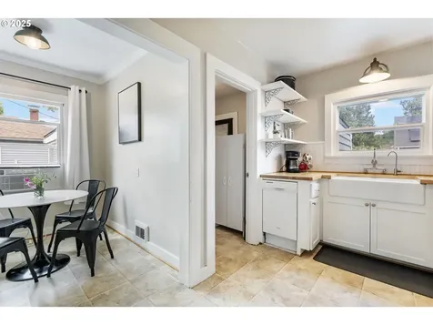 163 NE Grant Street Hillsboro OR 97124