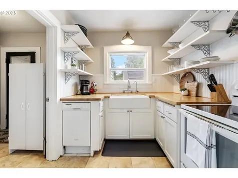 163 NE Grant Street Hillsboro OR 97124