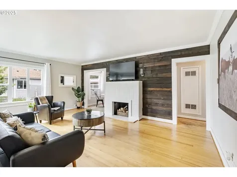 163 NE Grant Street Hillsboro OR 97124