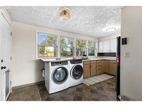1613 SW Hailey Avenue Pendleton OR 97801