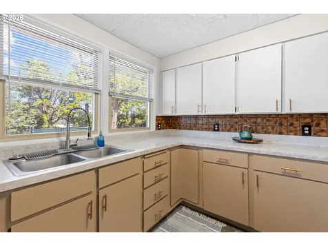 1613 SW Hailey Avenue Pendleton OR 97801
