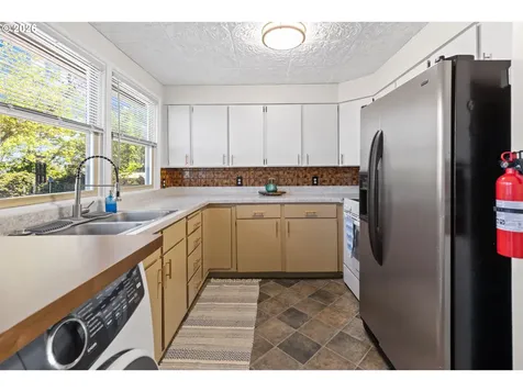 1613 SW Hailey Avenue Pendleton OR 97801