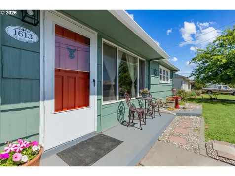 1613 SW Hailey Avenue Pendleton OR 97801