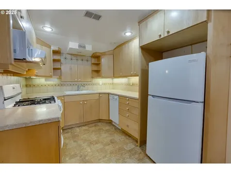 617 NE 120th Avenue Portland OR 97220
