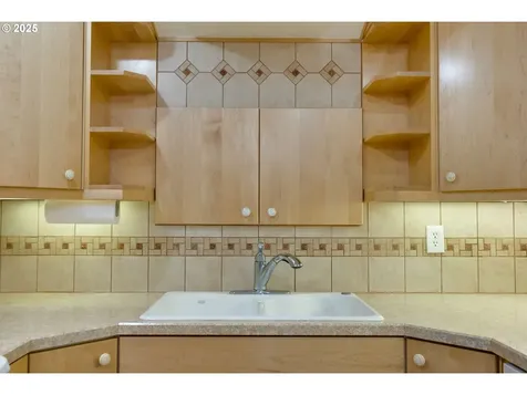 617 NE 120th Avenue Portland OR 97220