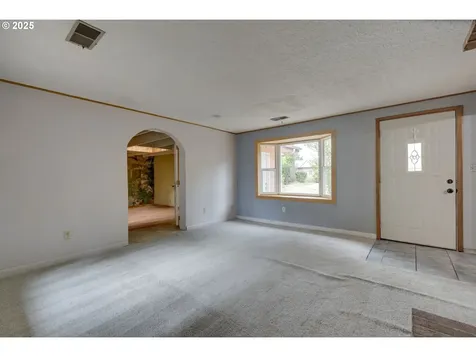 617 NE 120th Avenue Portland OR 97220