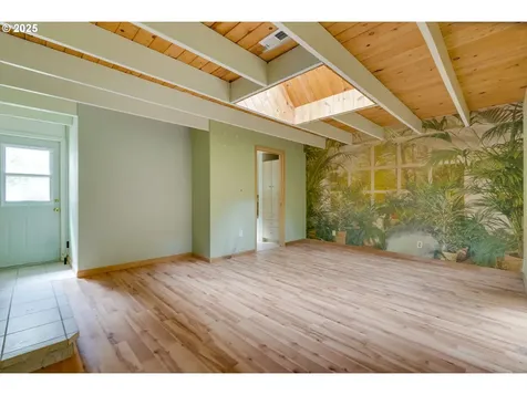 617 NE 120th Avenue Portland OR 97220