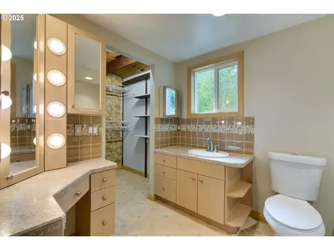 617 NE 120th Avenue Portland OR 97220